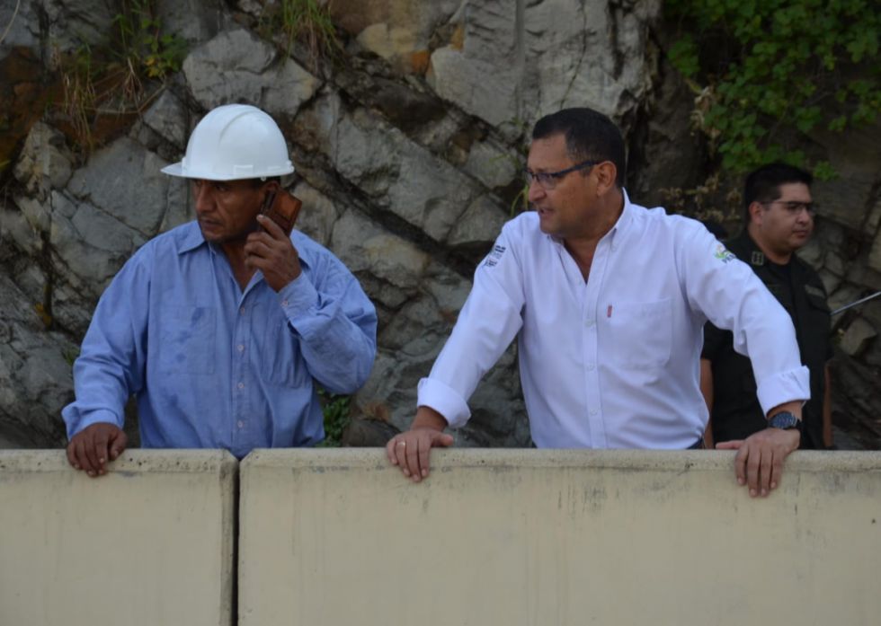 Gobernación realizó el mantenimiento y limpieza de sedimento de las compuertas en la parte baja de la presa San Jacinto