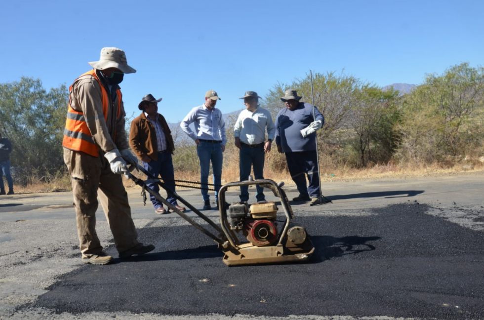 La Gobernación cubrió más de 25 mil metros cuadrados de bacheo 