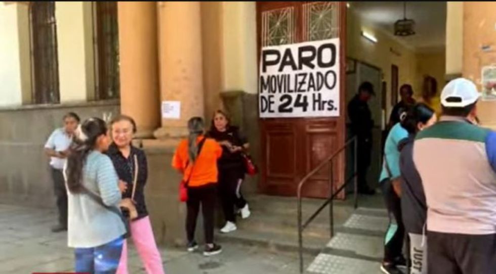 Trabajadores del Sedes Tarija acatan un paro y exigen respeto a la institucionalidad 