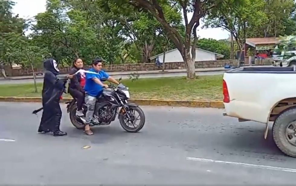 Policía de Tarija promueve conciencia vial por la temporada de Carnaval