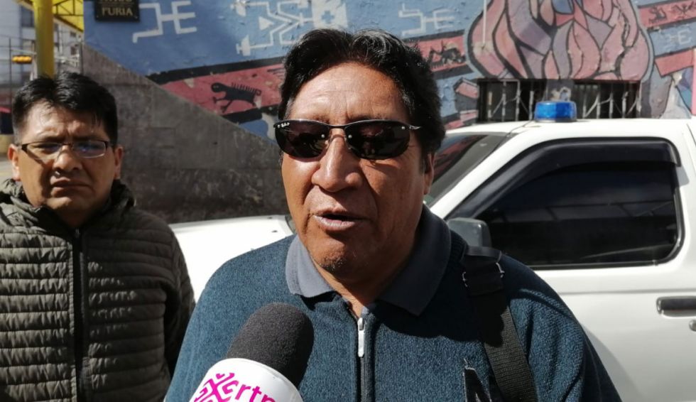 Transporte pesado da 48 horas al Gobierno para intervenir bloqueos y apresar a Evo