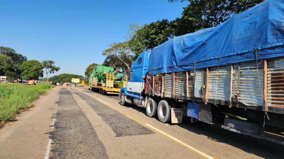 Evistas tarijeños prevén instalar "al fin" un bloqueo, trasporte rechaza