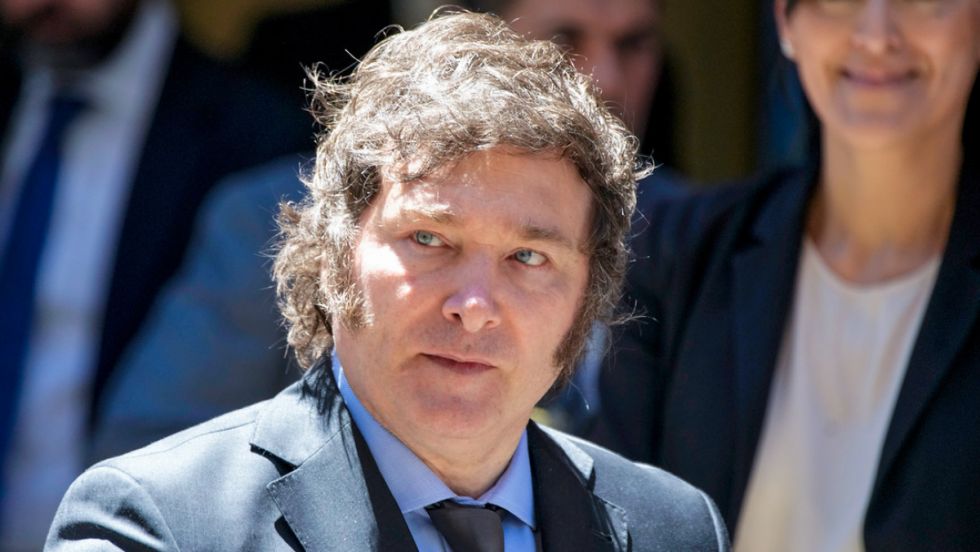 Milei ratifica su plan de dolarización para Argentina