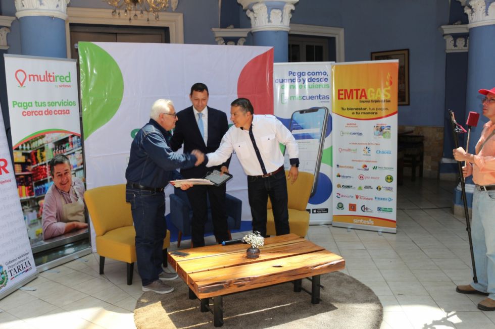 Síntesis asume el cobro de servicios en Tarija 