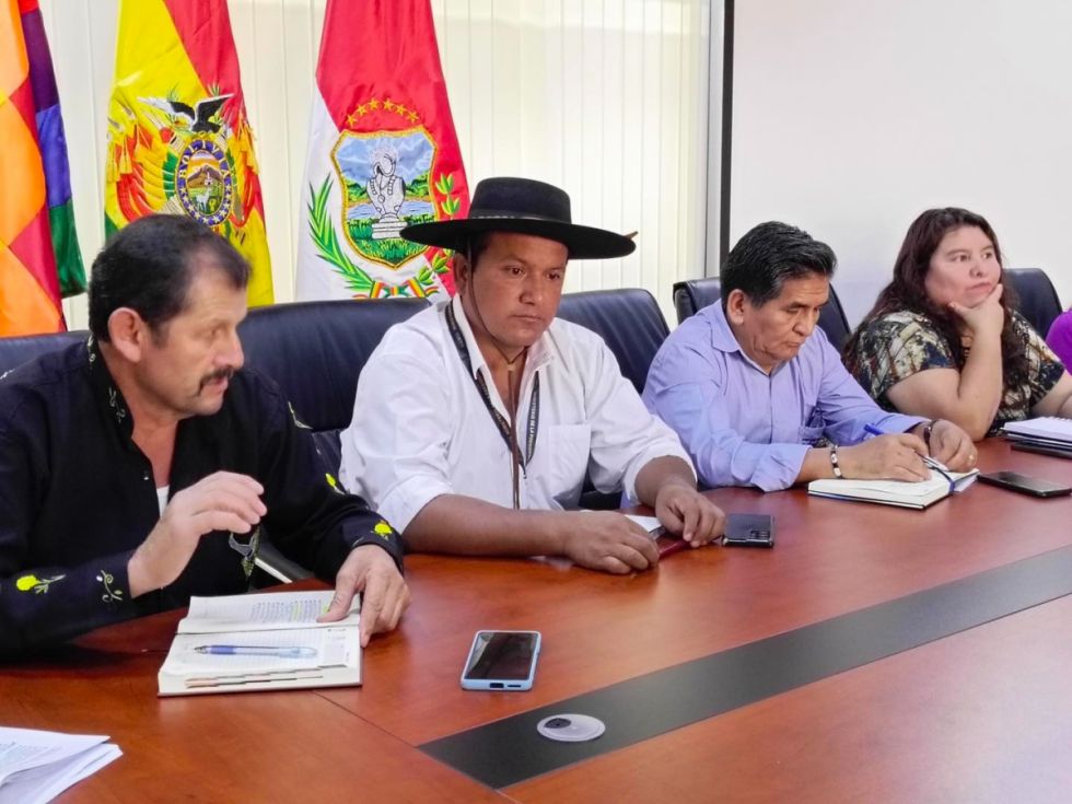 Campesinos toman la Coordinadora Gubernamental tras cese de Ferrufino 