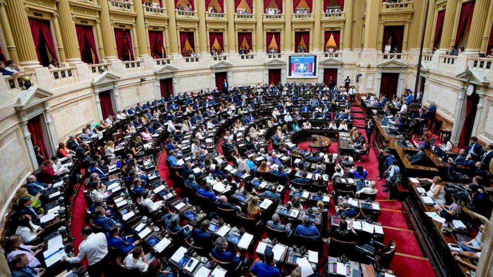 Debate por 'ley ómnibus' de Milei avanza lentamente