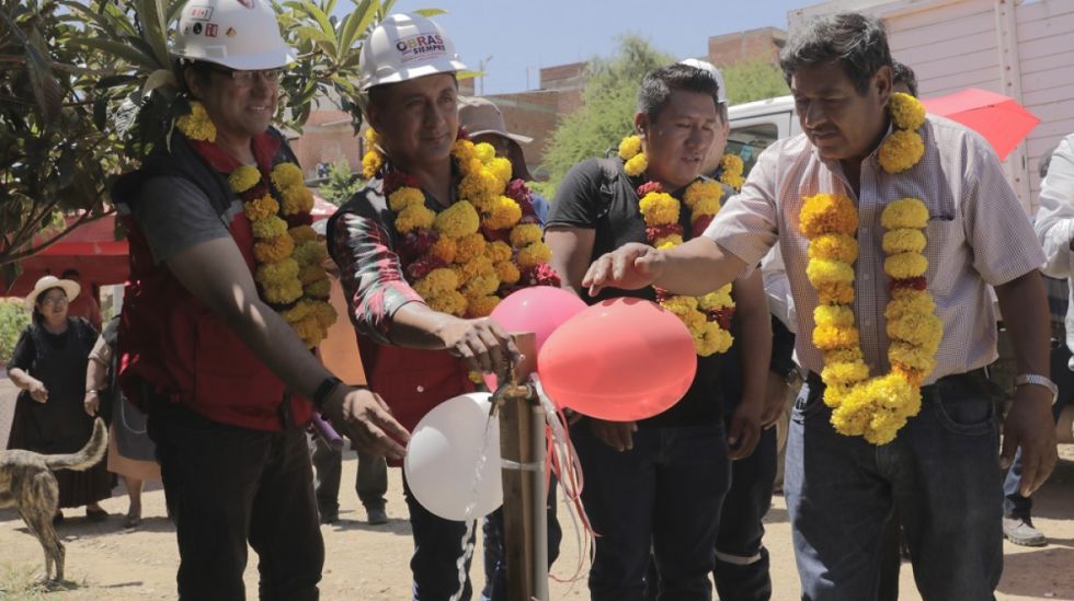 Vecinos de Lomas Obrajes reciben un sistema de agua