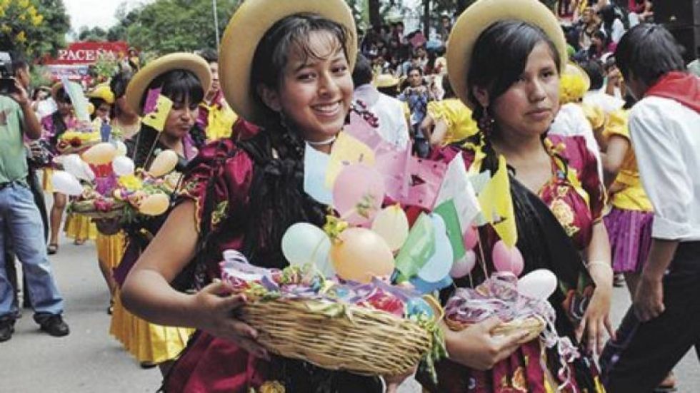 El Jueves de Comadres, la chura fiesta que se expandió en Bolivia