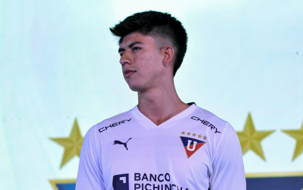 Villamil desde su llegada a Quito: Revisión, prácticas, primera titularidad