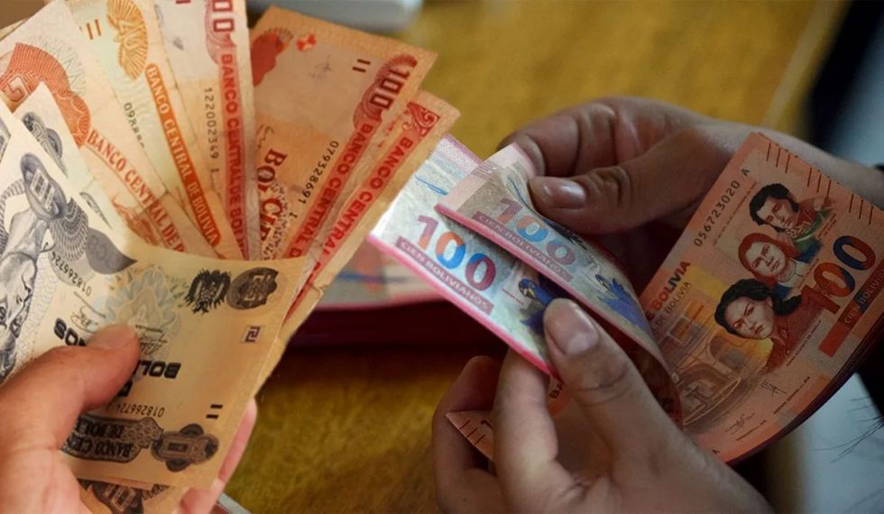Economista advierte que el peso boliviano también puede escasear