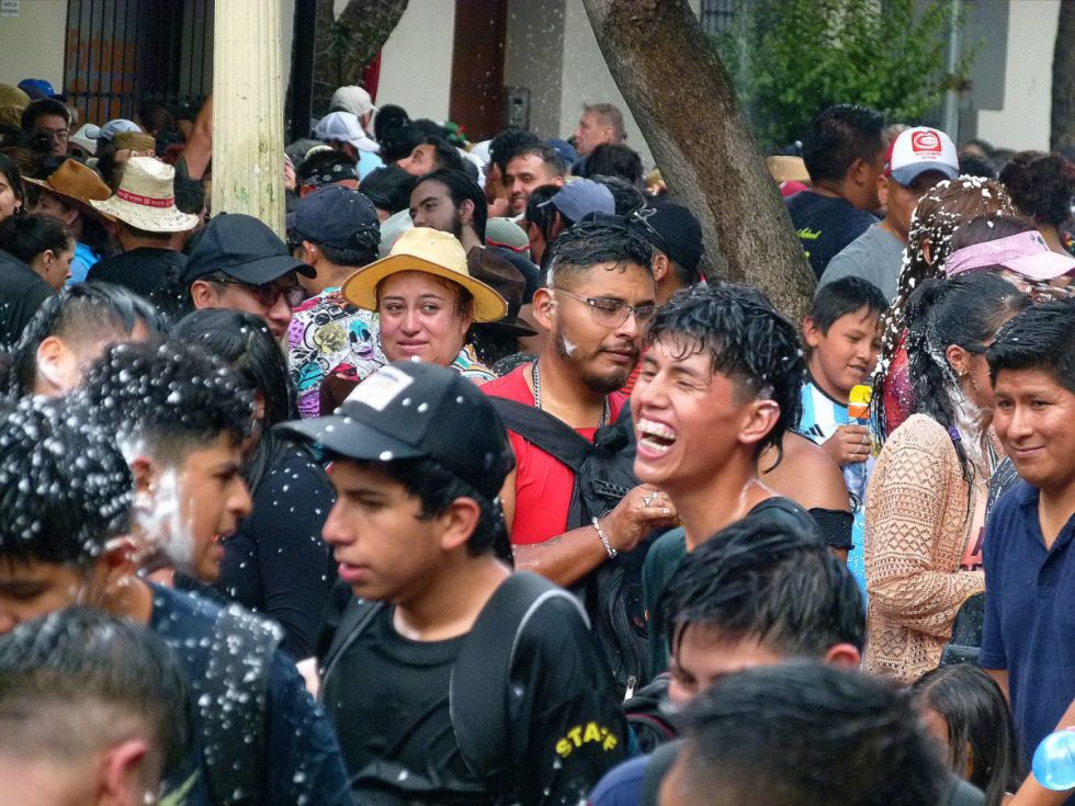 Chamuyada en la plaza Luis de Fuentes