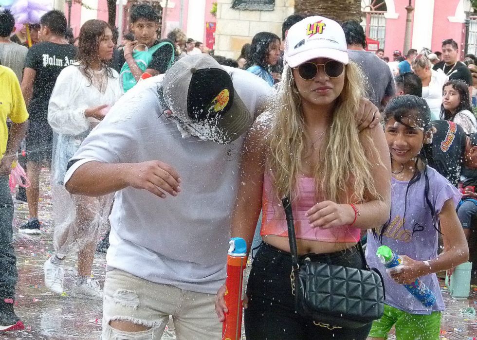 Chamuyada en la plaza Luis de Fuentes