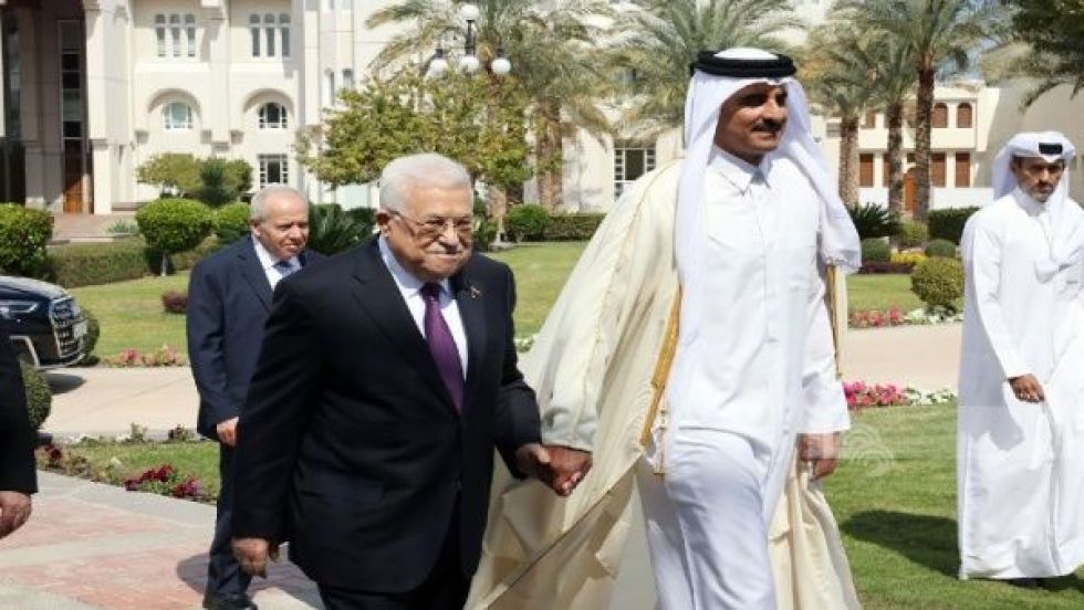 Presidente palestino se reúne con el emir de Qatar