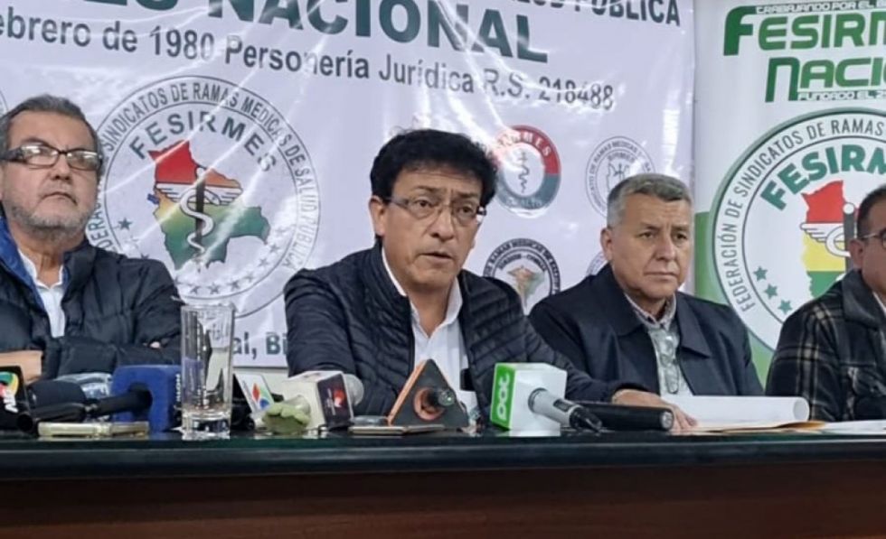 Sindicatos médicos ratifican paro de 48 horas contra la jubilación obligatoria a los 65 años