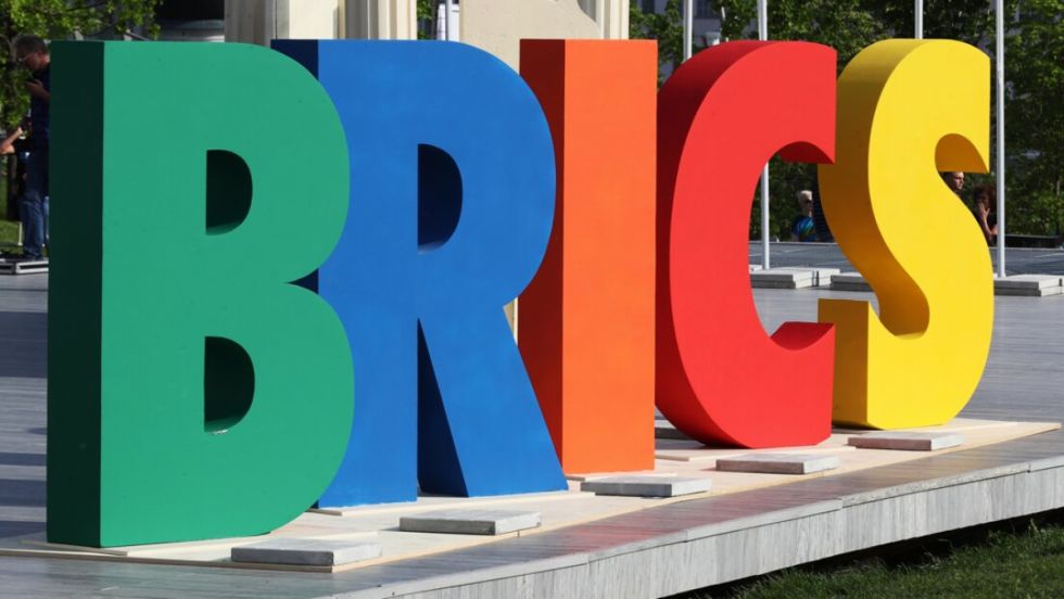 Rousseff: Los BRICS superarán al G7