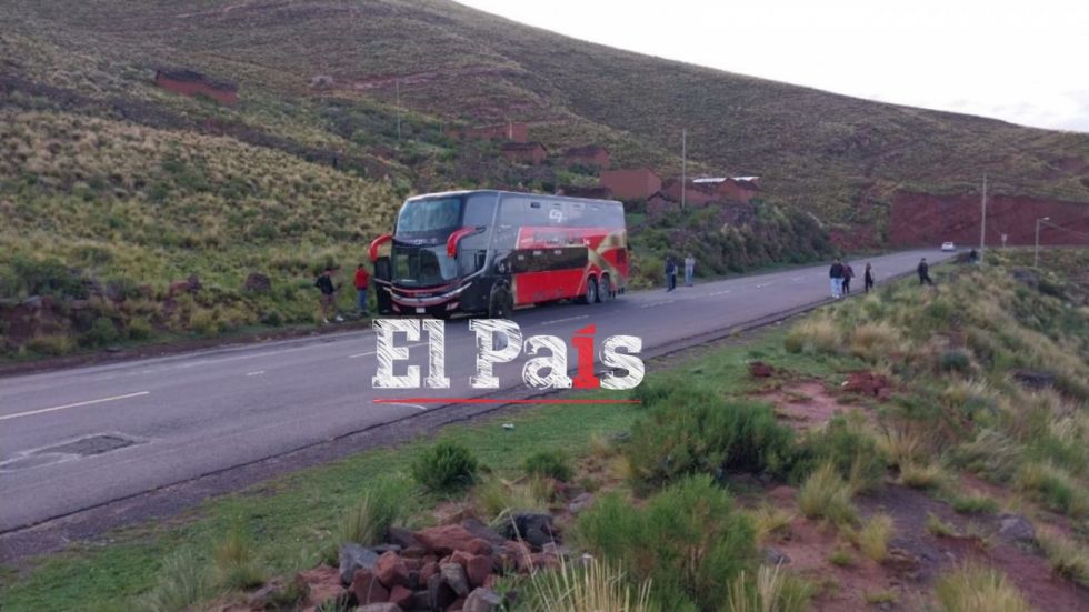 "Viaje de terror": Pasajeros sufren 26 horas en viaje de Tarija a La Paz
