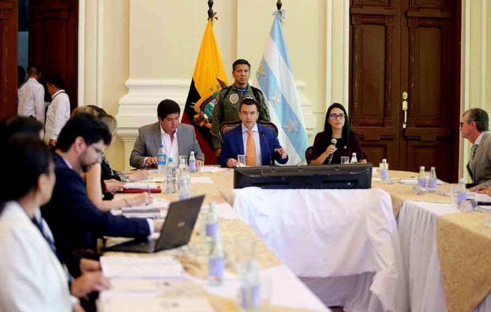 Ecuador aprueba plan con inversiones de $us 1.600 MM