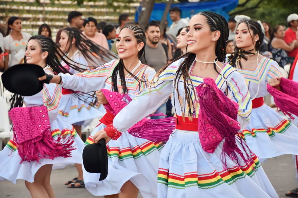 La Entrada de Integración marca el epílogo del Carnaval Chapaco, hoy entierran al diablo
