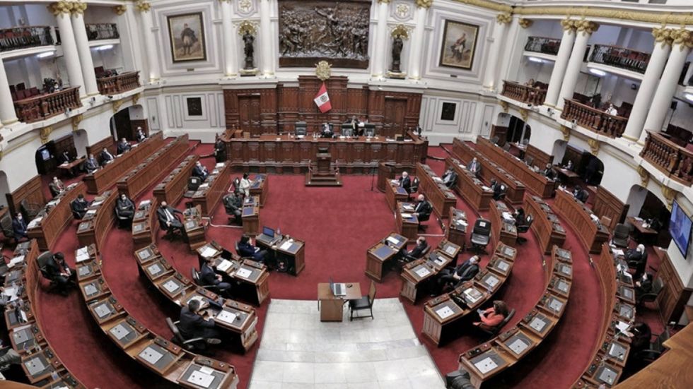 Congreso rumbo a la destitución de magistrados en Perú