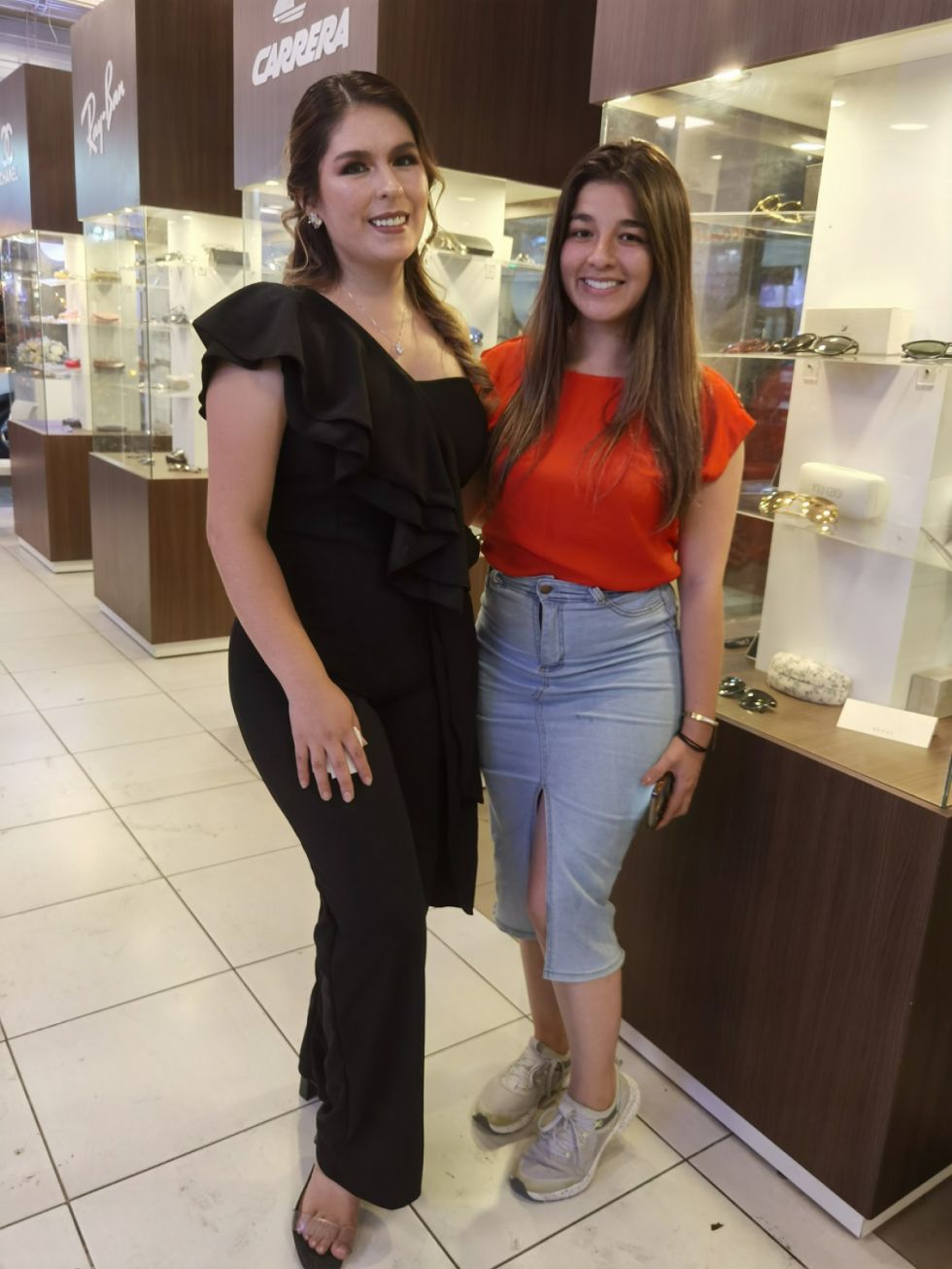 Giancarla Zamora y Tania Vargas