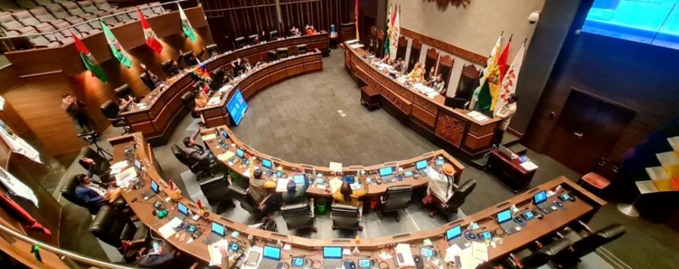 El Senado sesiona para aprobar créditos bajo exigencias gubernamentales