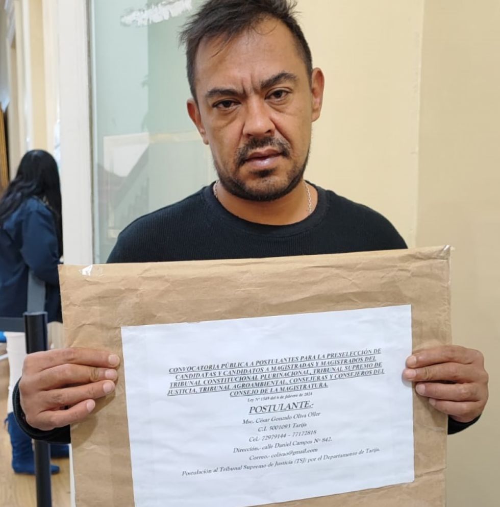 El tarijeño César Oliva Oller postula al Tribunal Supremo de Justicia 