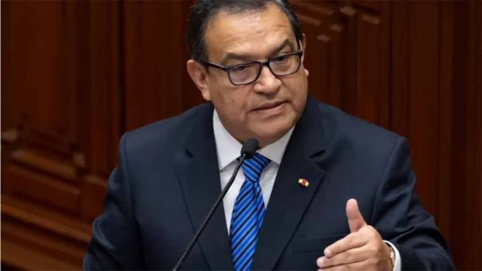 Caso de cuestionado primer ministro se complica en Perú