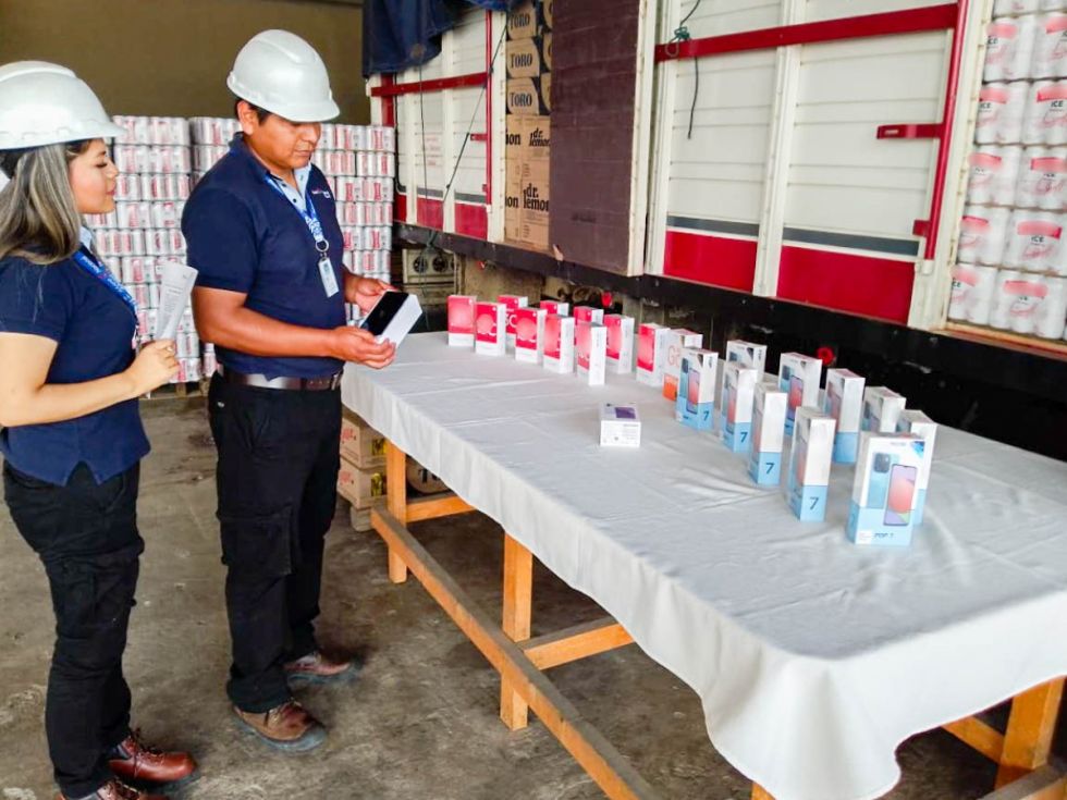 Aduana comisa celulares, bebidas y otra mercancía valuada en Bs. 132.480 en Tarija
