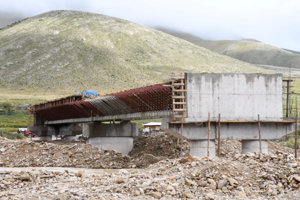 La Gobernación de Tarija licitó  dos obras en tres años de gestión