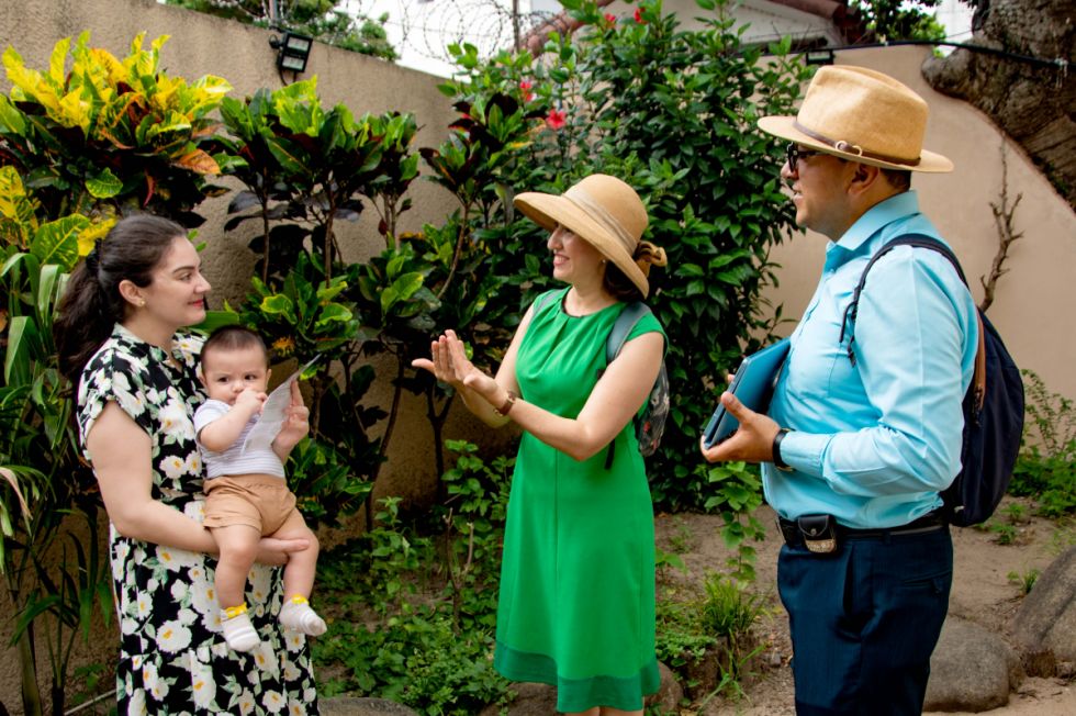 Miles se preparan para conmemorar la muerte de Jesucristo en evento anual de los Testigos de Jehová