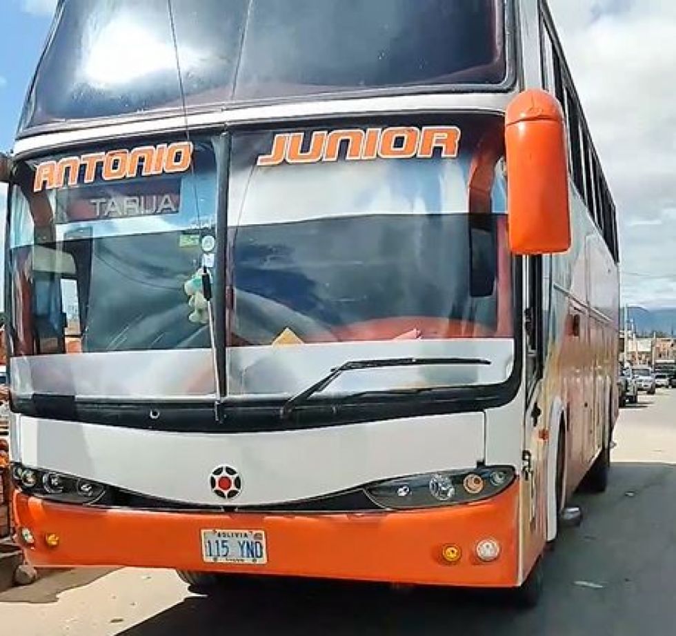Retienen en Tarija a un bus que intentaba viajar a Incahuasi 