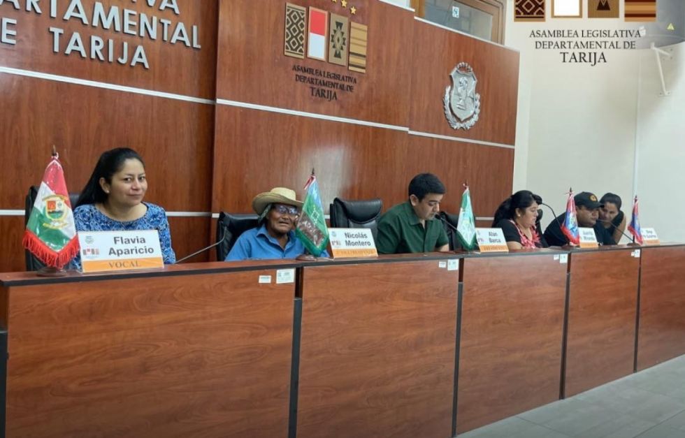 Barca niega acoso político a Miranda, dice que hay relación cordial