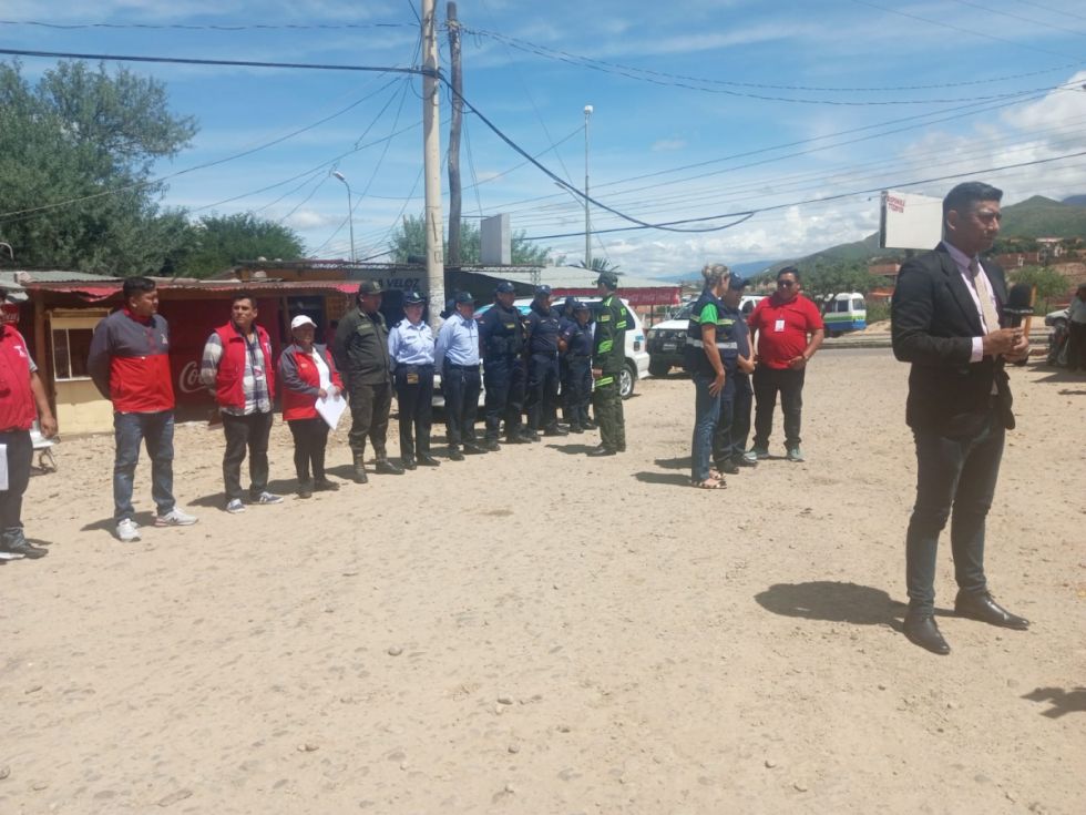 Clausuran tiendas que incumplen el Auto de buen Gobierno en Tarija