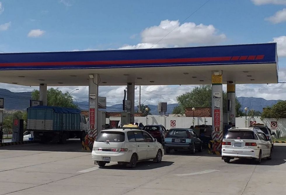 Tarija: Población pide mejorar la calidad de la gasolina