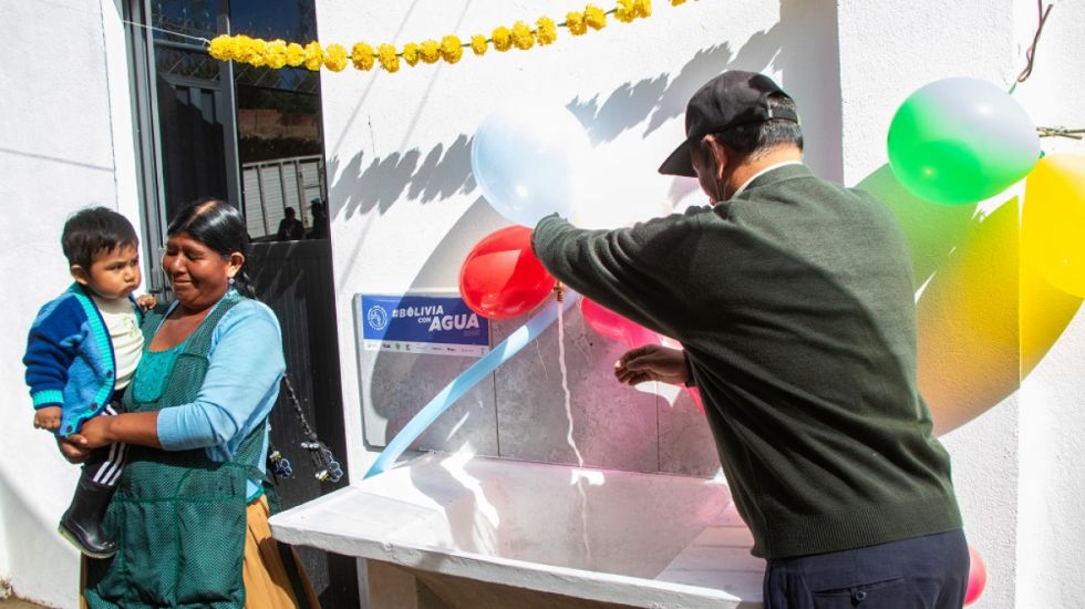 Alcaldía y Fundación Coca-Cola llevan agua potable a 70 familias 