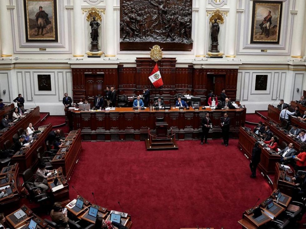 Perú: rechazan mociones de destitución de Boluarte