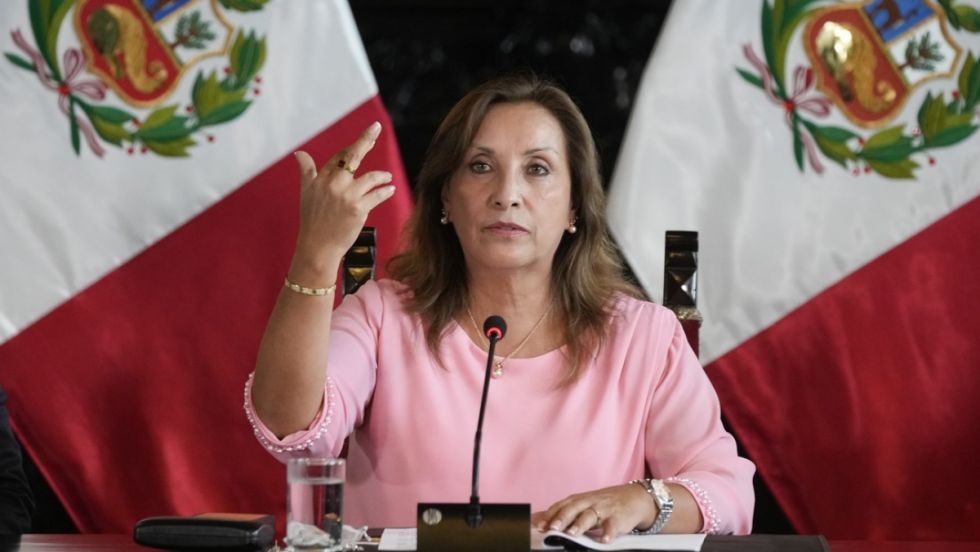 Dina Boluarte responde por el caso Rolex