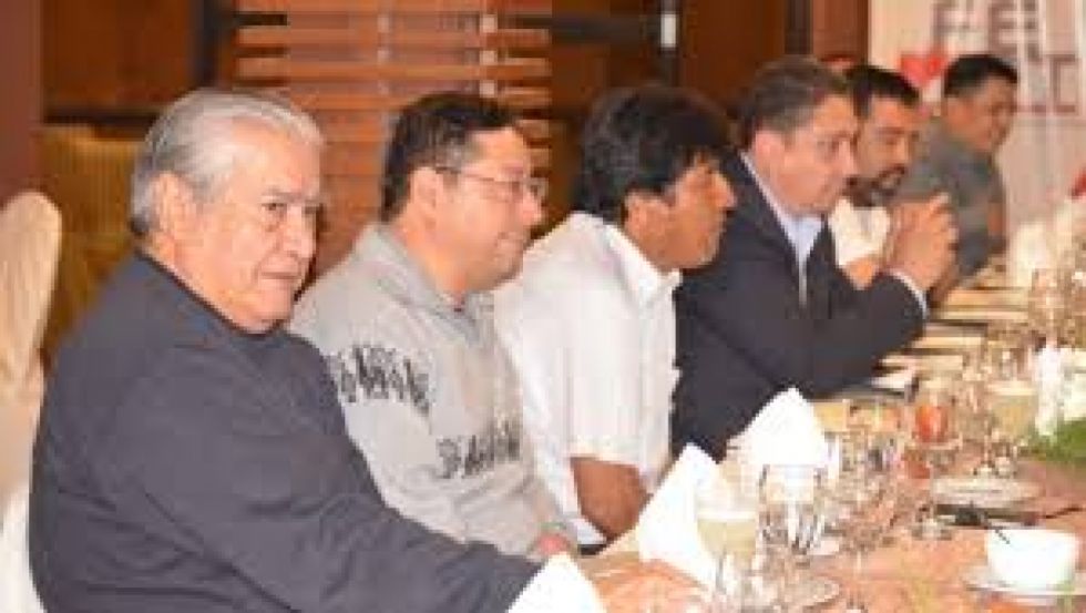 Evo con empresarios en la campaña de 2019