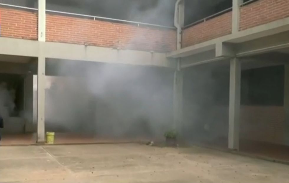 Fumigan los colegios de Tarija para combatir el dengue