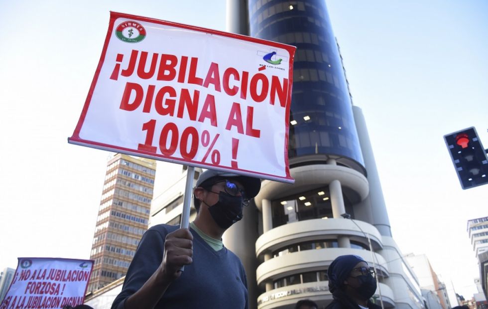 Gobierno deja al legislativo los cambios a la Ley de Pensiones