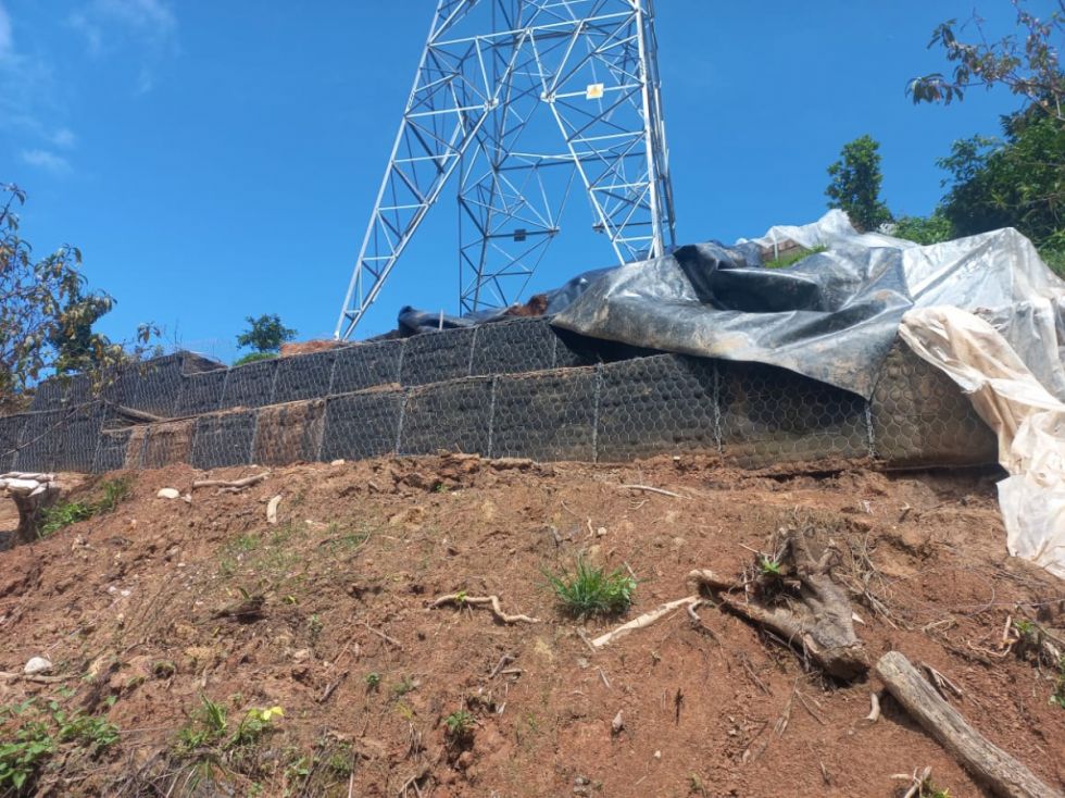 Ante deslizamiento, Ende reforzó la estabilidad de torres de alta tensión en Bermejo