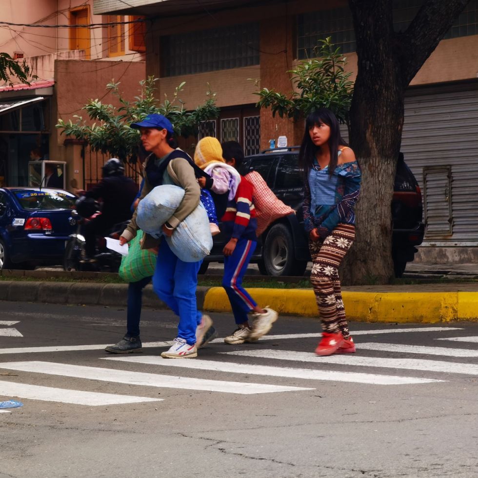 Cruzando. 