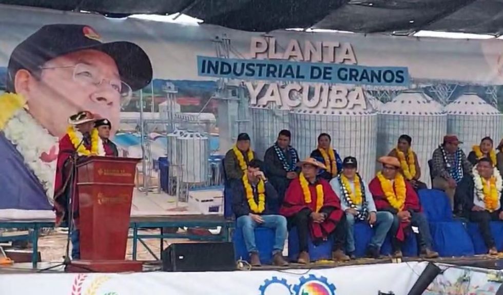 Arce inaugura Centro de Almacenamiento y Transformación de Granos en Yacuiba