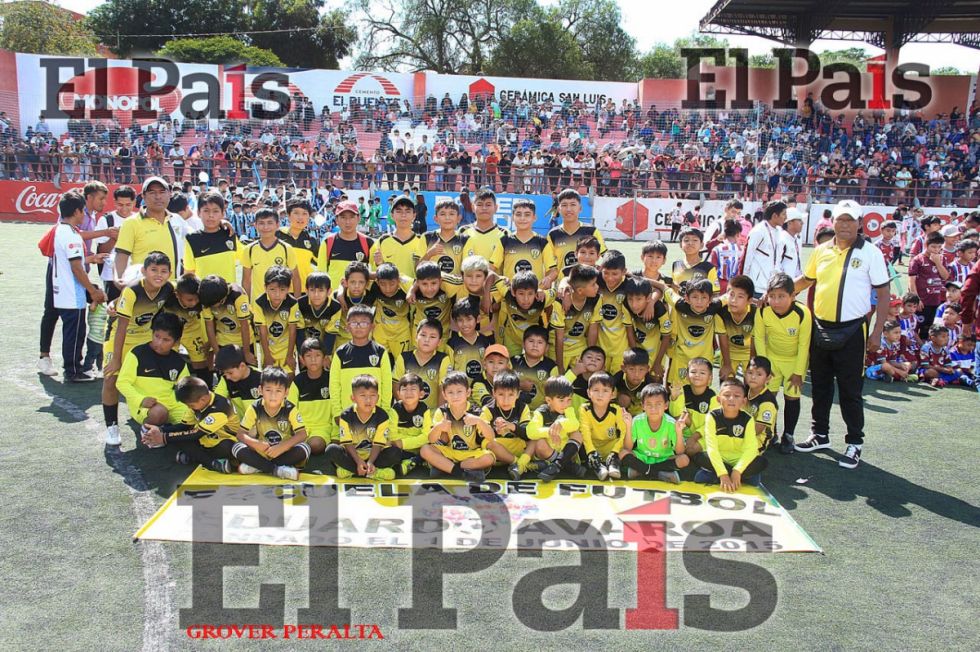 Escuela de Fútbol Eduardo Avaroa. 