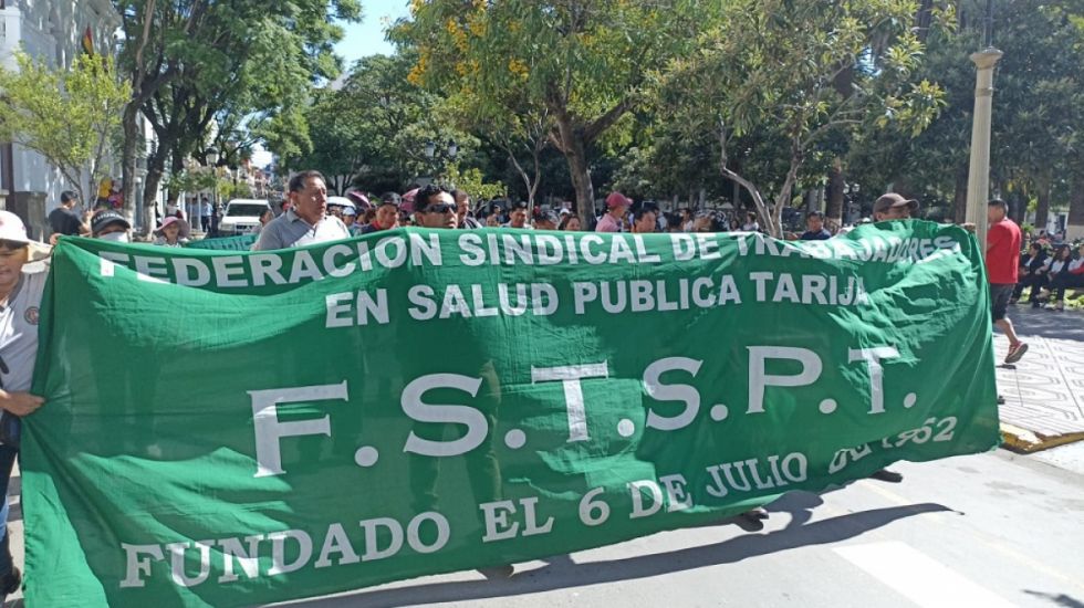 Por el bono refrigerio, trabajadores en salud prevén masificar las marchas