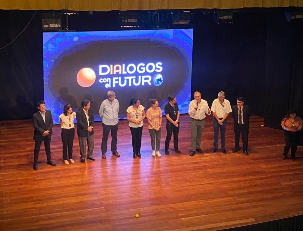 Sabiduría y MarIA iniciaron el foro Diálogos con el futuro
