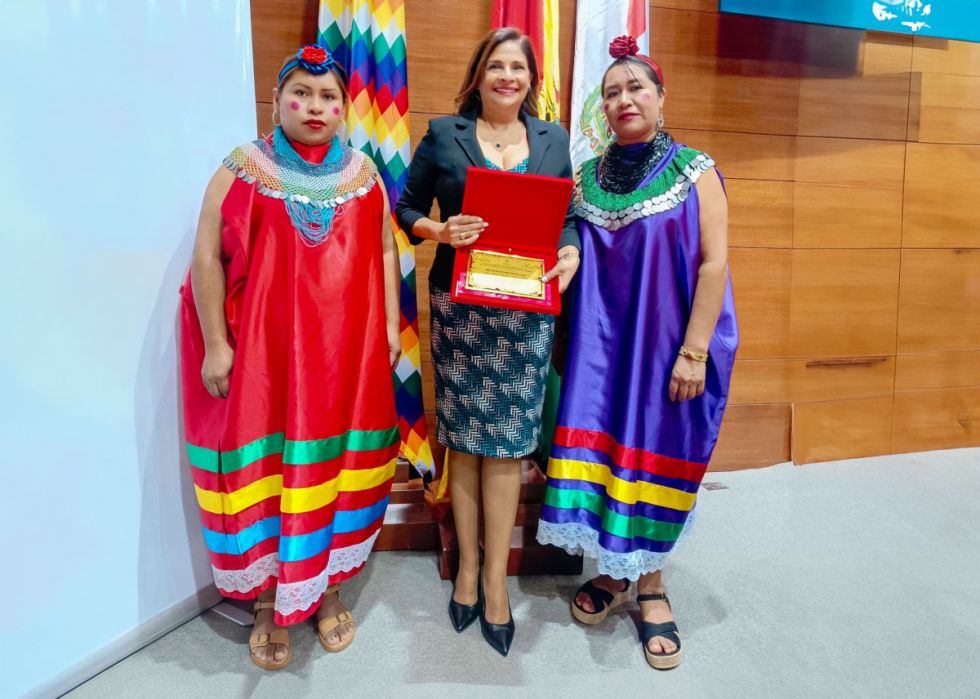 Destacan a Ruth Ponce por su lucha contra la violencia