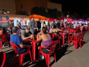 Vendedores de comida rápida luchan con el alza de insumos