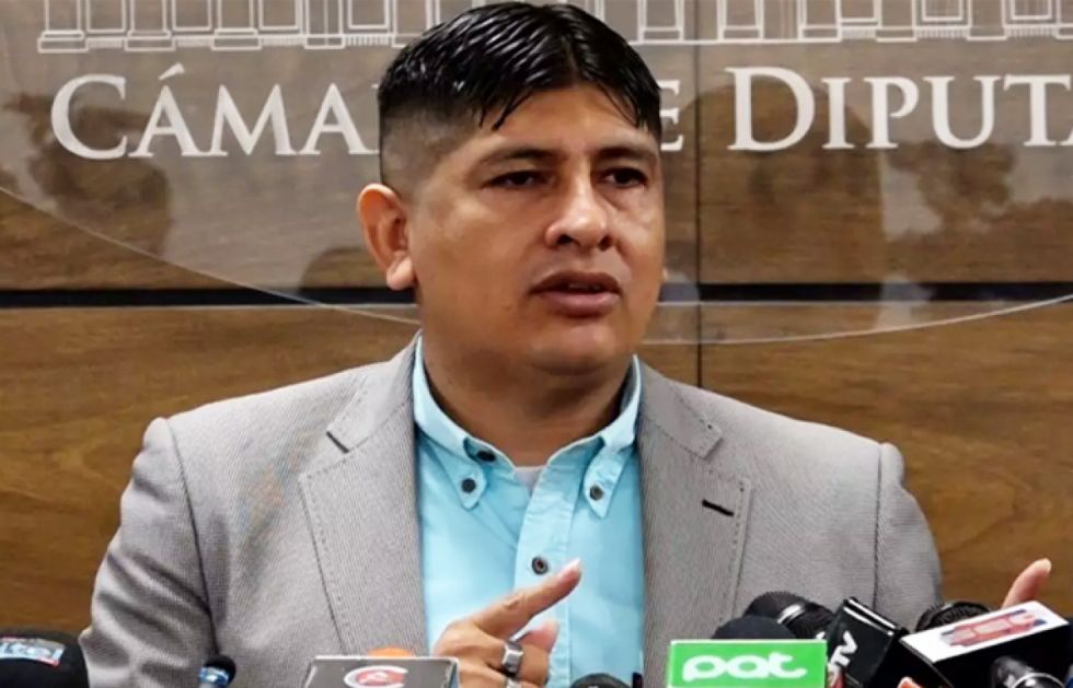 Cuéllar anuncia la jubilación de Evo Morales