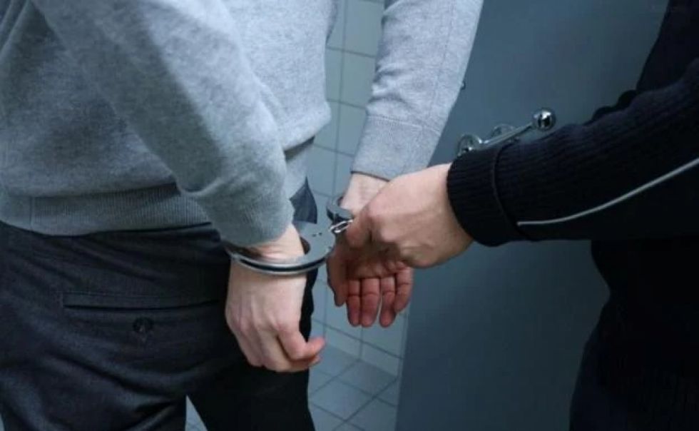 Albañil entró al cuarto de una niña para abusarla en Tarija